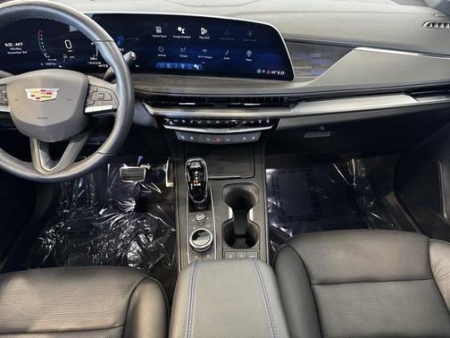 2024 Cadillac XT4 Sport