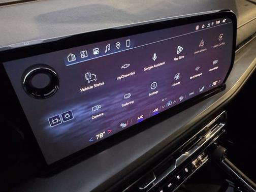 Black Metallic 2027 Chevrolet Traverse LT