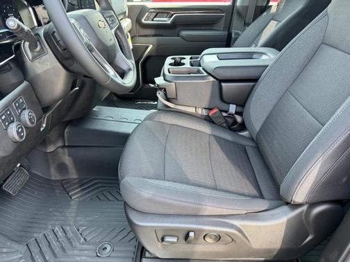 2025 Chevrolet Silverado 3500 LT