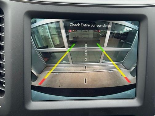 Bright White Clearcoat 2023 Jeep Cherokee Altitude