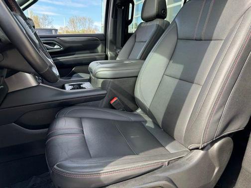 Summit White 2022 Chevrolet Suburban RST
