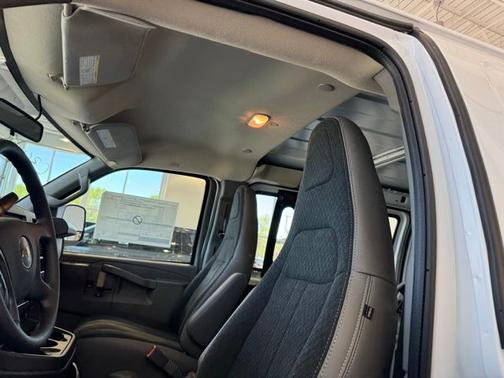 Summit White 2026 Chevrolet Express 3500 Work Van