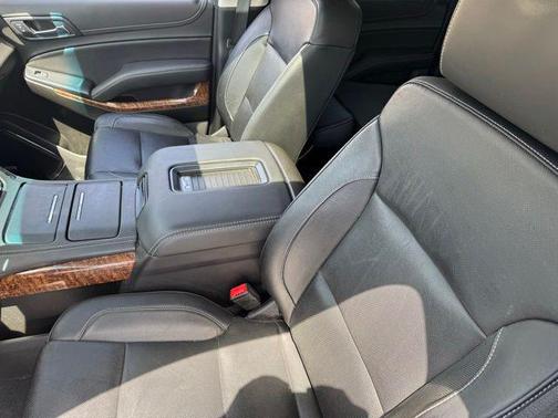 Pepperdust Metallic 2019 Chevrolet Suburban Premier