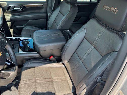 Sterling Gray Metallic 2025 Chevrolet Suburban 4WD High Country