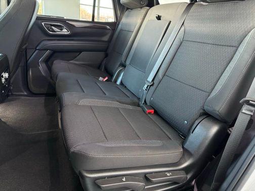 Summit White 2022 GMC Yukon SLE