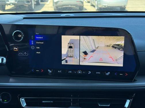 Summit White 2026 Chevrolet Traverse LT
