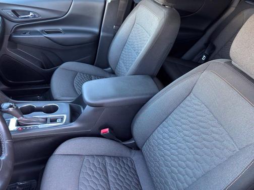 Pepperdust Metallic 2018 Chevrolet Equinox LT