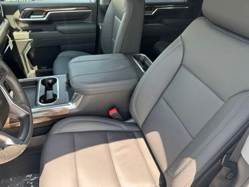 Summit White 2026 Chevrolet Silverado 3500 LT