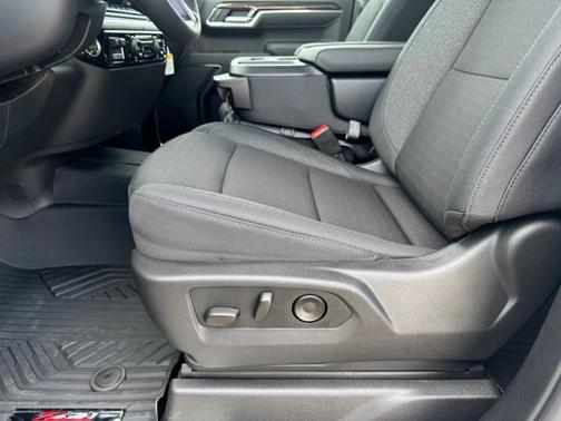 Summit White 2026 Chevrolet Silverado 1500 LT