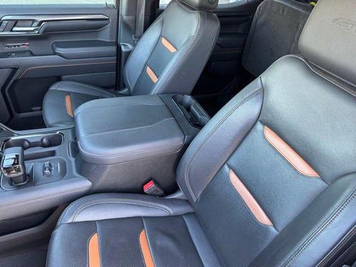 Onyx Black 2023 GMC Sierra 1500 AT4