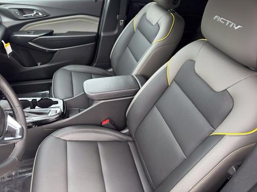 Black Metallic 2026 Chevrolet Trax ACTIV