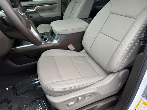 2025 GMC Sierra 3500 SLT