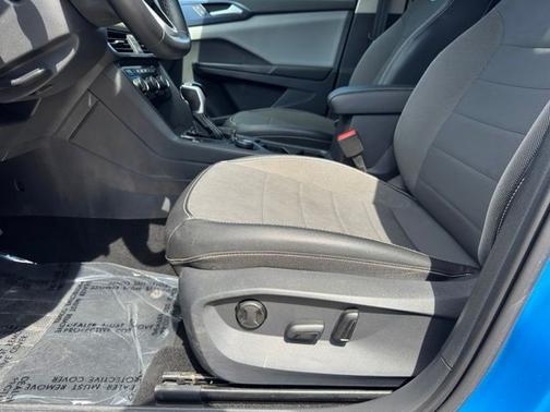 Deep Black 2023 Volkswagen Taos 1.5T SE