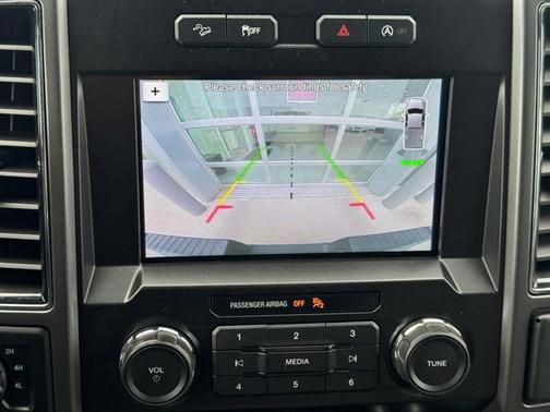 Oxford White 2019 Ford F-150 XLT
