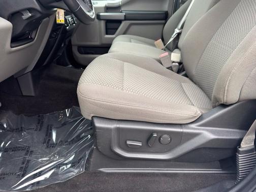 Oxford White 2019 Ford F-150 XLT