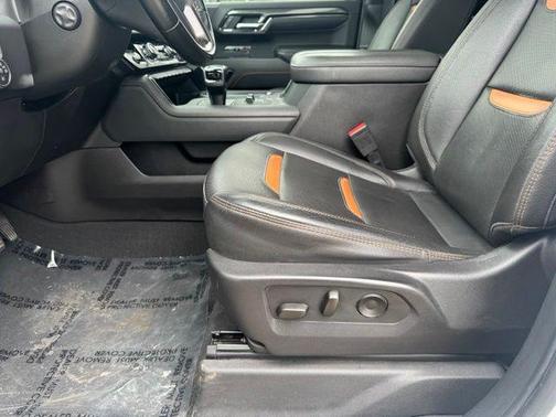 Summit White 2023 GMC Sierra 1500 AT4