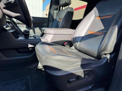 Summit White 2023 GMC Sierra 1500 AT4