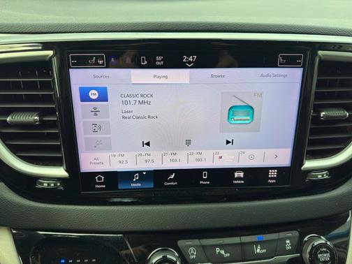 Bright White Clearcoat 2023 Chrysler Pacifica Touring L