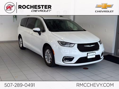 Bright White Clearcoat 2023 Chrysler Pacifica Touring L