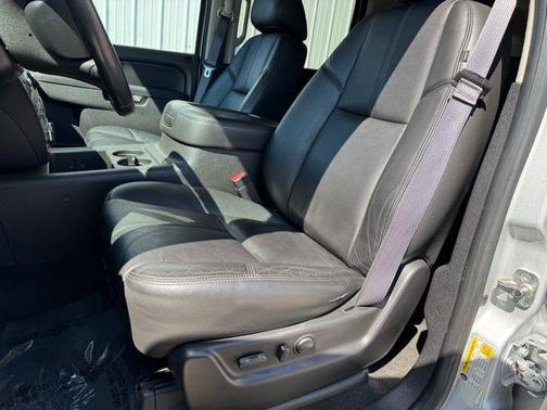 Silver Ice Metallic 2013 Chevrolet Suburban 1500 LT