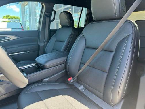 Sterling 2026 Chevrolet Traverse LT