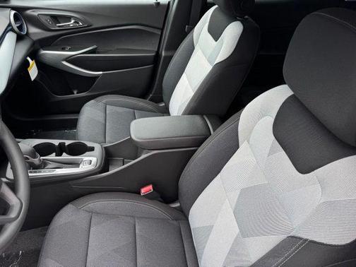 Summit White 2026 Chevrolet Trax LS