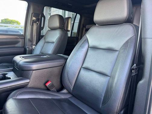 Shadow Gray Metallic 2021 Chevrolet Suburban 4WD Z71