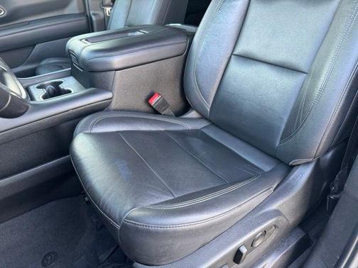Shadow Gray Metallic 2021 Chevrolet Suburban 4WD Z71