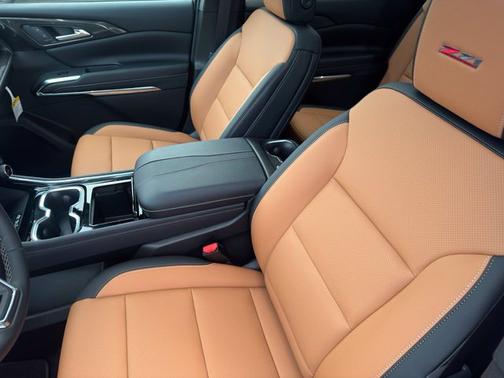 Polar White 2027 Chevrolet Traverse Z71