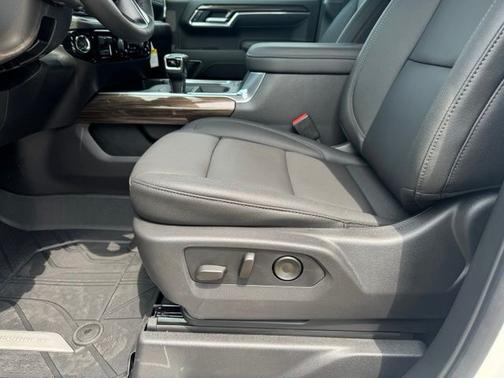 Summit White 2026 Chevrolet Silverado 1500 RST