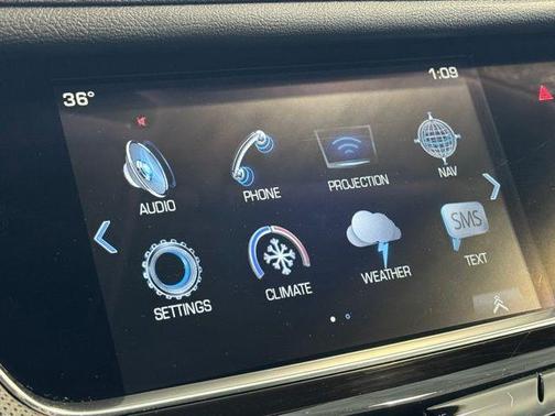 Crystal White Tricoat 2017 Cadillac XT5 Luxury