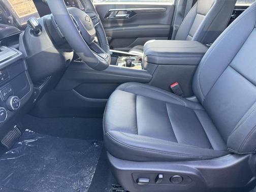 2025 Chevrolet Suburban LT
