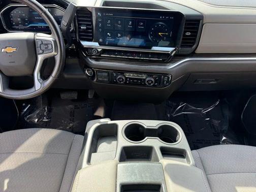 Silver Ice Metallic 2022 Chevrolet Silverado 1500 LT
