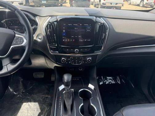 Mosaic Black Metallic 2023 Chevrolet Traverse LT Leather