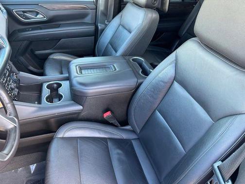 Shadow Gray Metallic 2021 Chevrolet Suburban 4WD Z71