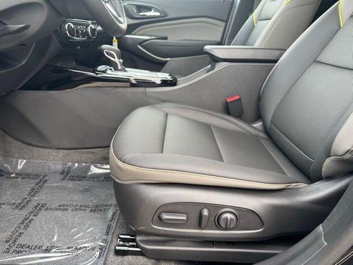 Mosaic Black Metallic 2026 Chevrolet Trax FWD ACTIV