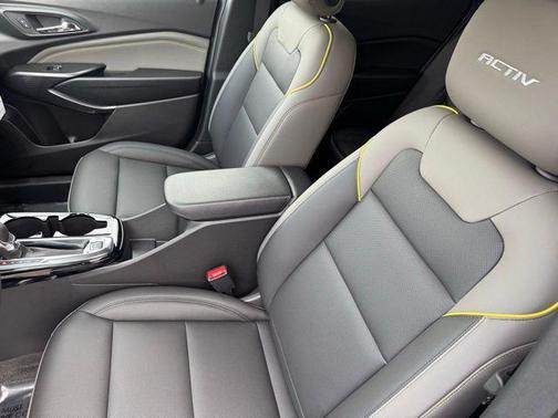 Mosaic Black Metallic 2026 Chevrolet Trax FWD ACTIV