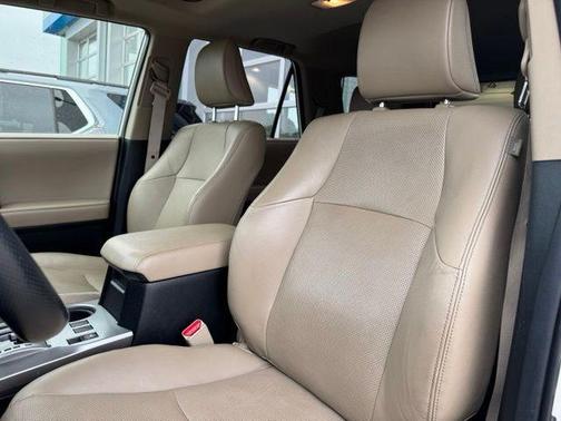Blizzard Pearl 2018 Toyota 4Runner Limited
