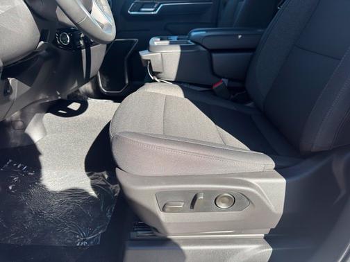 Summit White 2026 Chevrolet Silverado 1500 LT