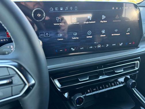 Mosaic Black Metallic 2026 Chevrolet Traverse LT