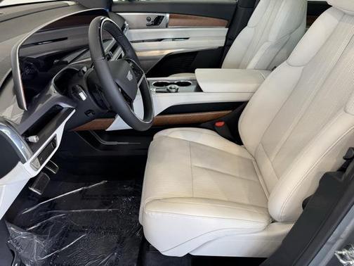 2026 Cadillac VISTIQ Luxury