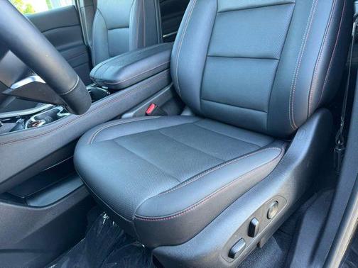 Mosaic Black Metallic 2024 Chevrolet Traverse Z71