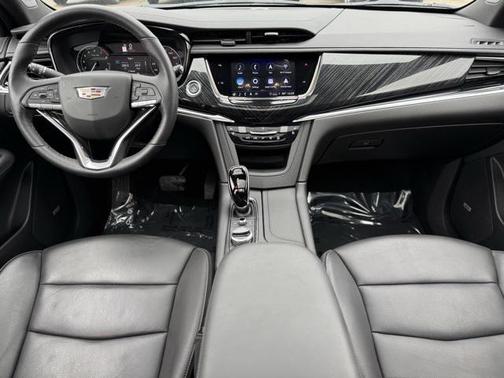 2022 Cadillac XT6 Premium Luxury AWD