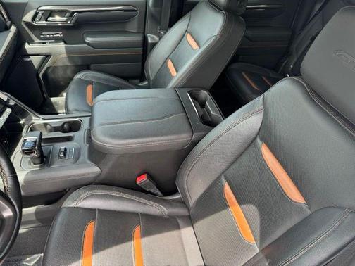 Summit White 2023 GMC Sierra 1500 AT4