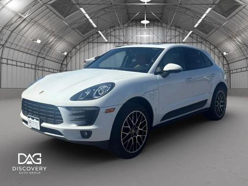 White 2018 Porsche Macan Macan Sport Edition