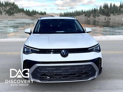 Pure White 2025 Volkswagen Taos 1.5T SE
