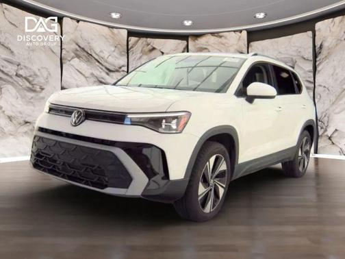 Pure White 2025 Volkswagen Taos 1.5T SE
