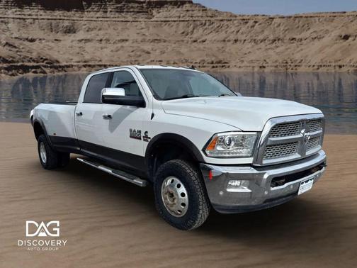 2017 RAM 3500 Laramie Crew Cab 4x4 8' Box