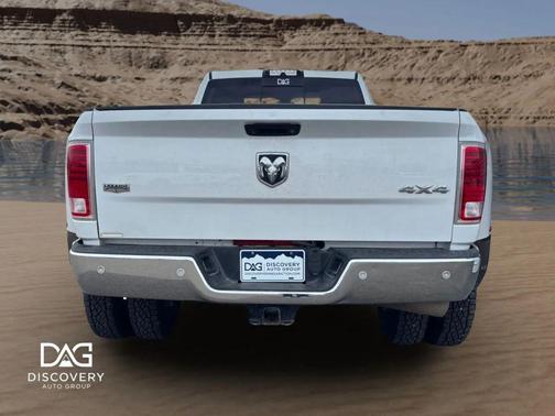 2017 RAM 3500 Laramie Crew Cab 4x4 8' Box