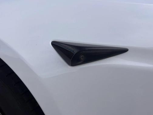 Pearl White Multi-Coat 2021 Tesla Model S Plaid